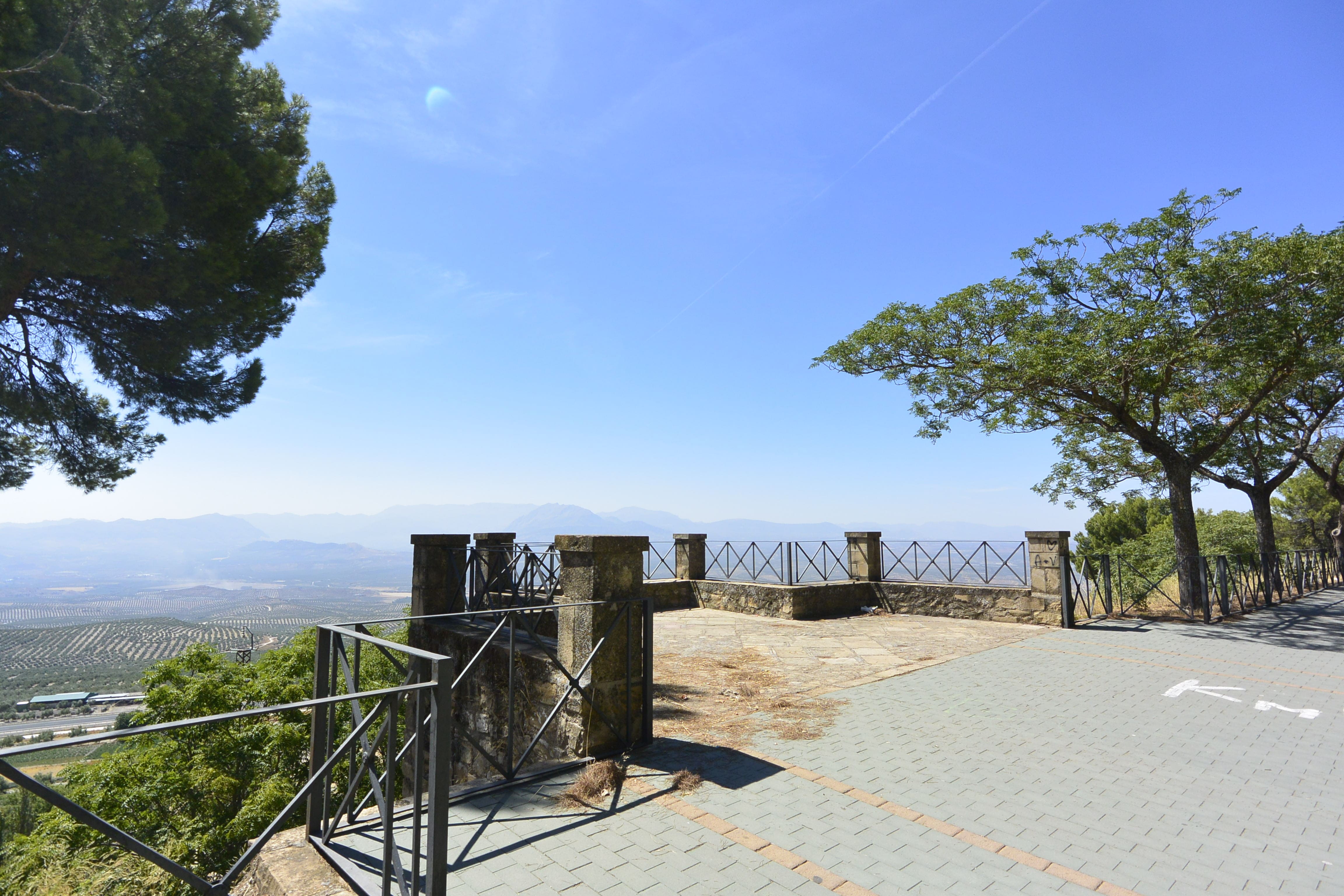 Vistas desde el Paseo Antonio Machado - Entorno monumento